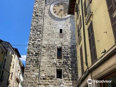 Torre e Fontana della Palata