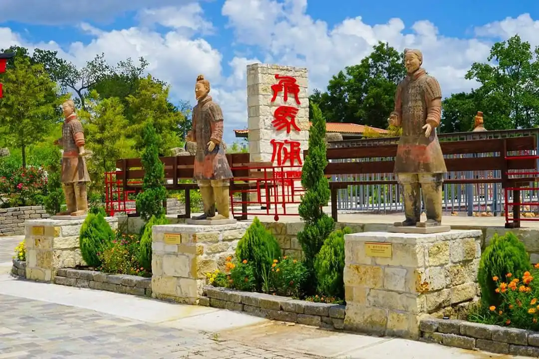 Hotels near Lucky Land