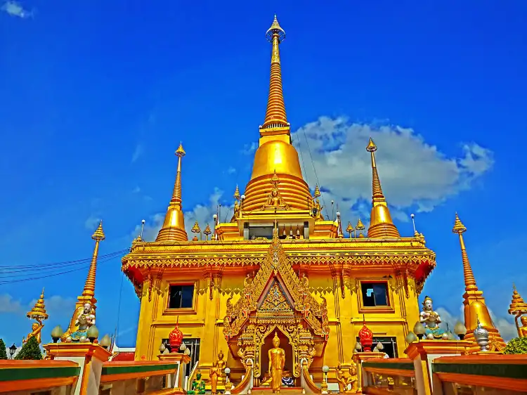 Các khách sạn gần Wat Khiriwong