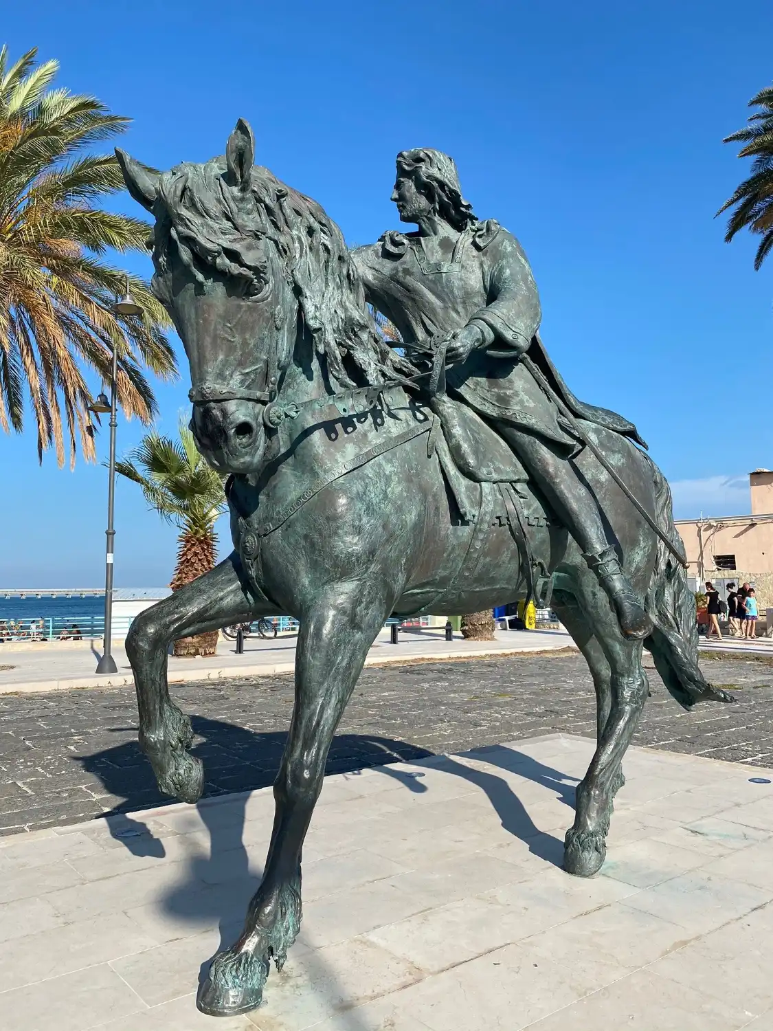 Hotel in zona Statua equestre a Re Manfredi di Svevia