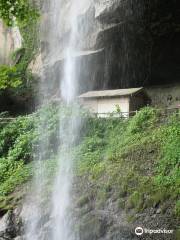 Tanashitafudo Waterfall