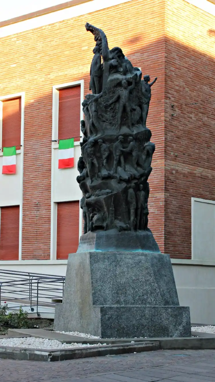 Hotels in der Nähe von Monumento a Enzo Ferrari