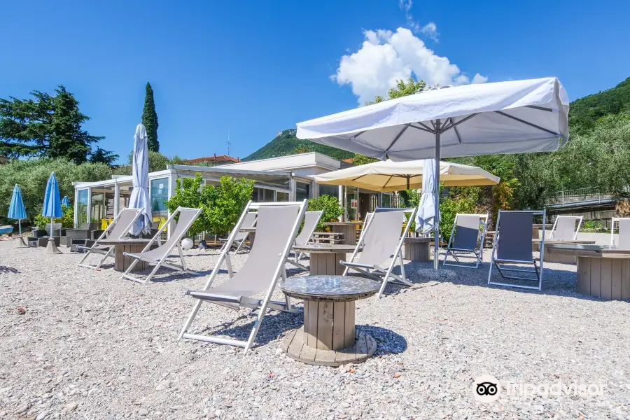 Lido dei Limoni Beach & Bar