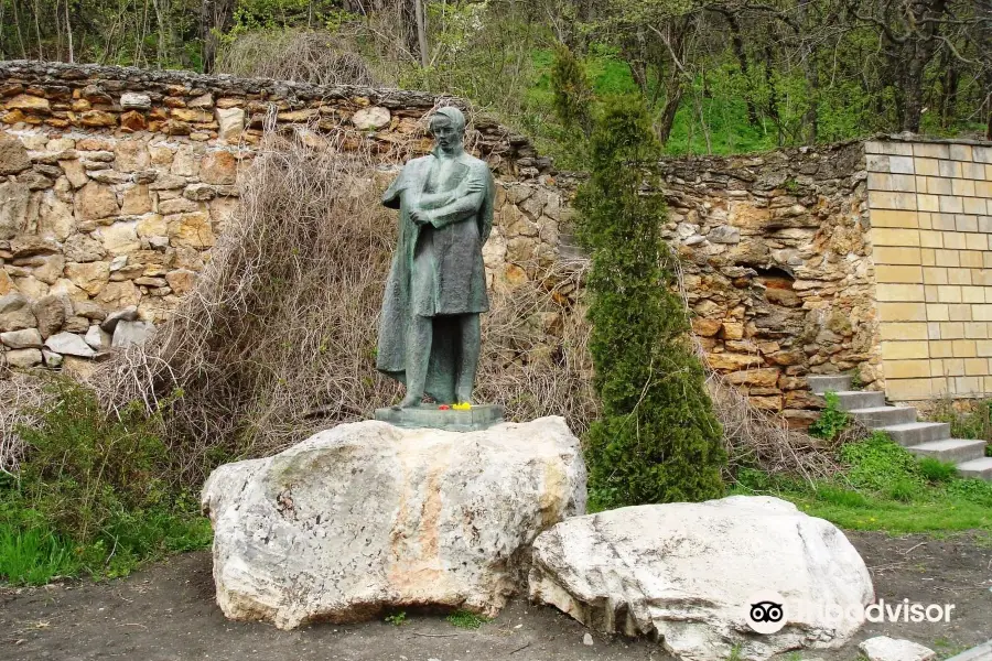 Monument M.Y. Lermontov