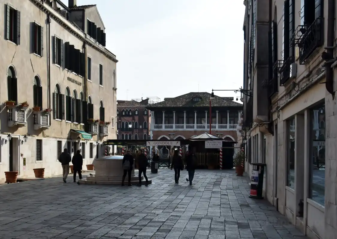 Hotel in zona Fondamenta del Traghetto del Buso