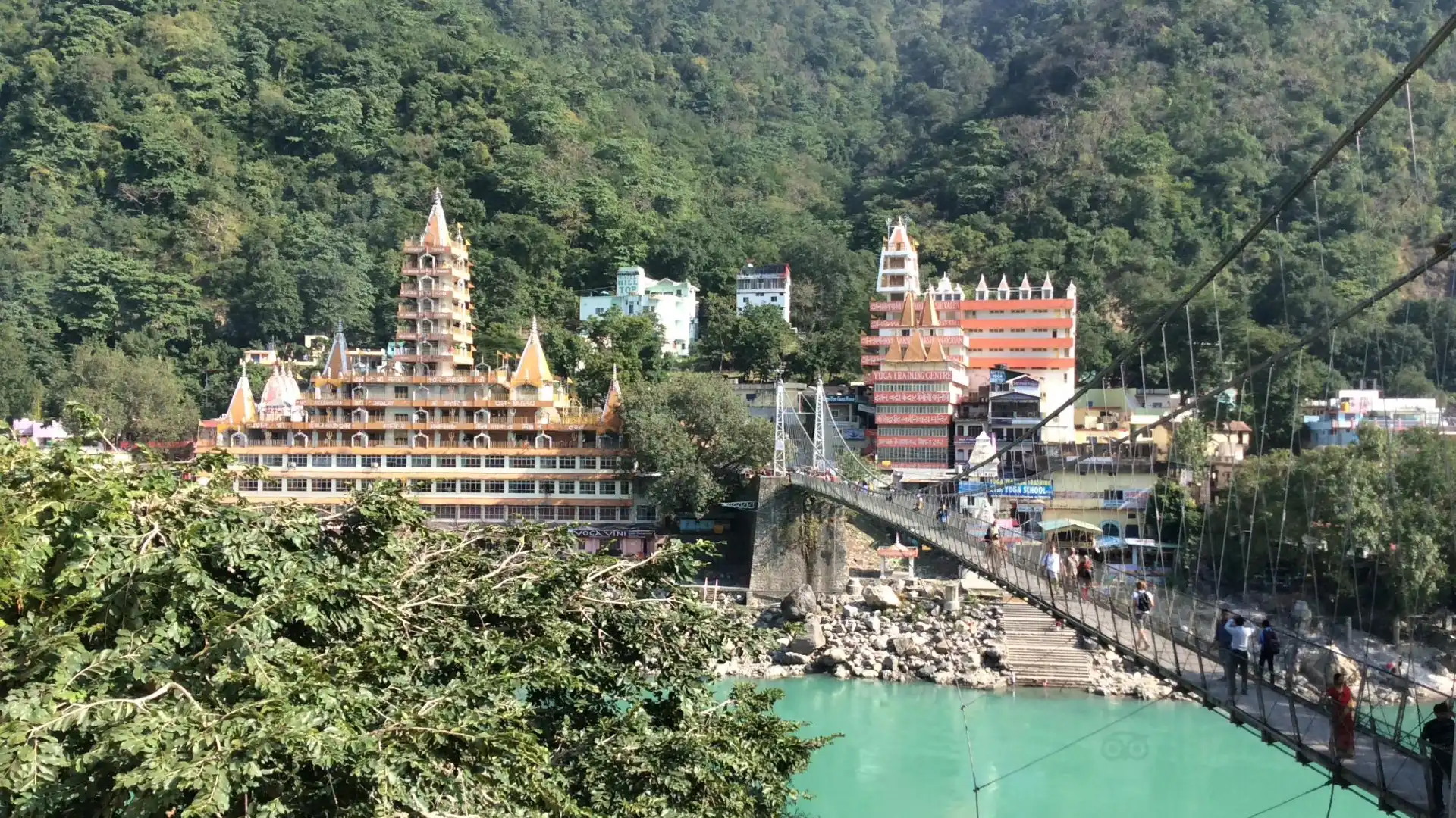 Hotels near Lakshman Jhula