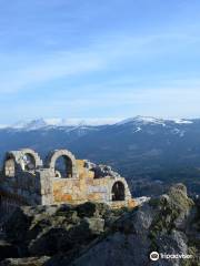 Tall Stone Peak & Lookout Point