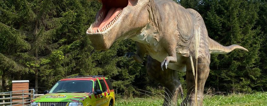 Hoo Zoo and Dinosaur World