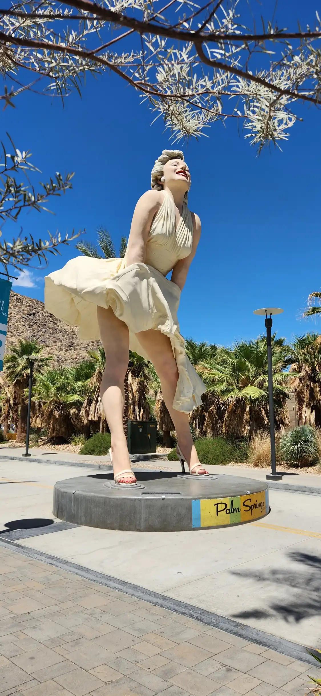 Hotels near Forever Marilyn