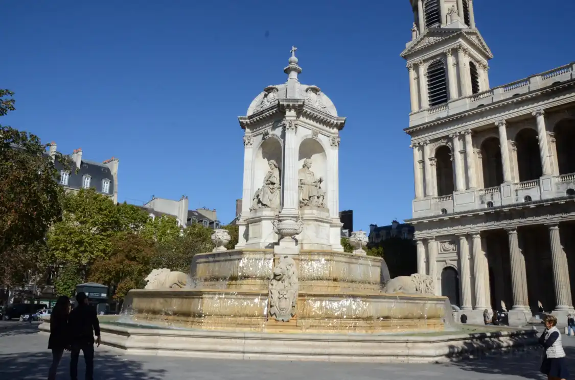 Hotel in zona Fontana di Saint-Sulpice