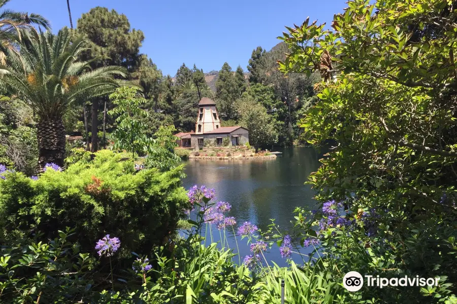 SRF Lake Shrine (Reservation required)