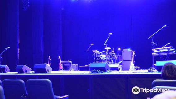 American Music Theatre