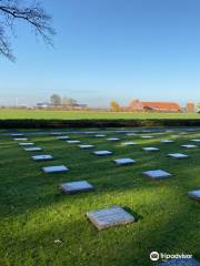 Deutscher Soldatenfriedhof Langemark (Studentenfriedhof)
