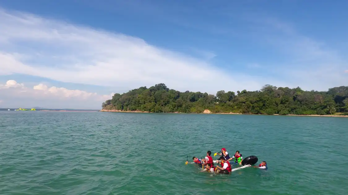Hotels near Pro Adventure