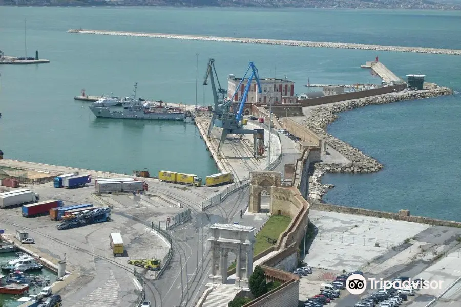 Puerto de Ancona