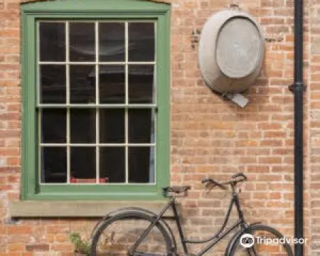 背對背房屋博物館