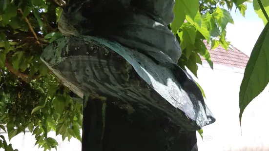 Monument à Aristide Bruant