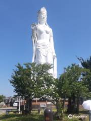 Nirasaki Heiwa Kannon Statue