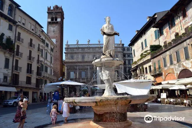 Madonna Verona Fountain