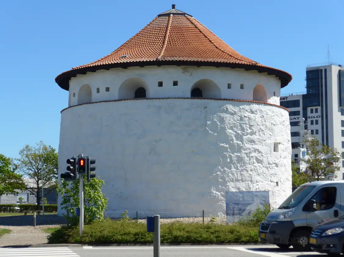 Hotels near Krudttaarnet