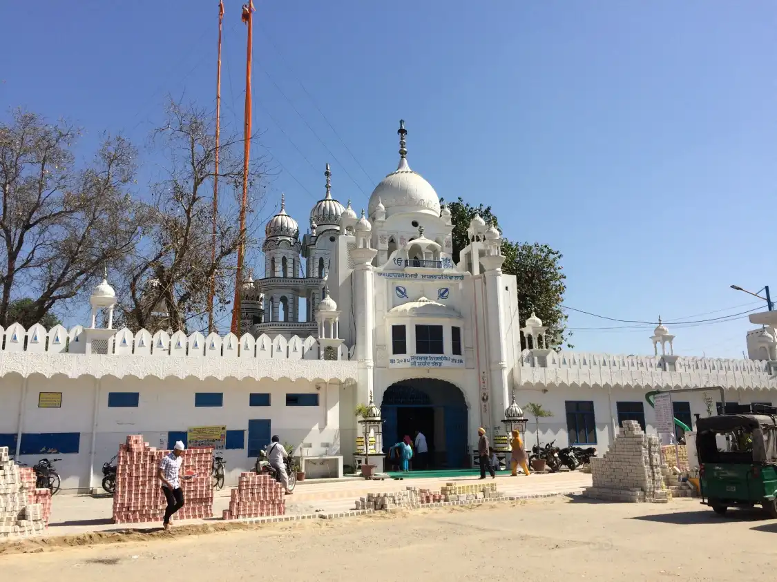 Hotels near Gurudwara Talhan Sahib Ji