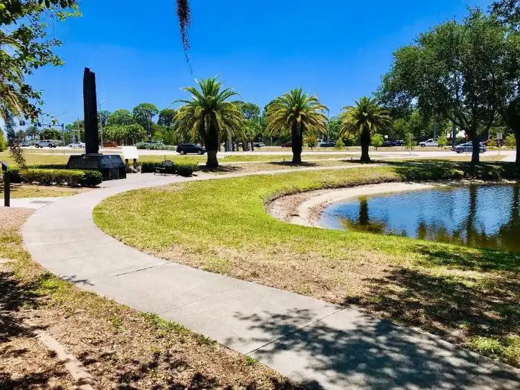 Hotels near Patriots Park