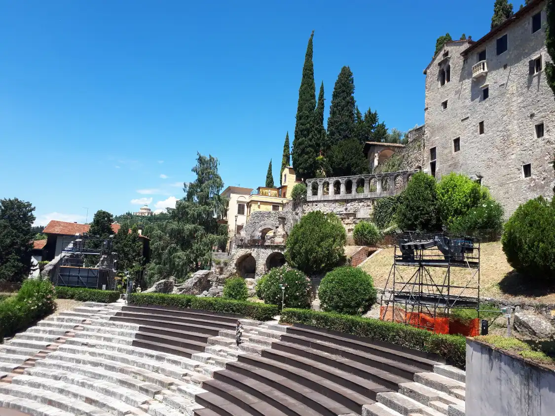 Hotel in zona Teatro Romano