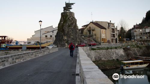 Monument to the Partizans and Heroes of the World War II