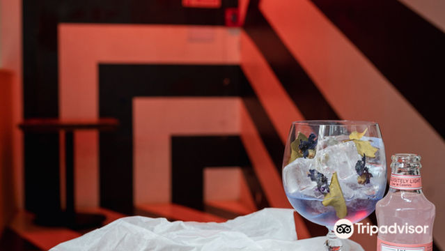 Neverland Bar • Escape Room • Pizzeria