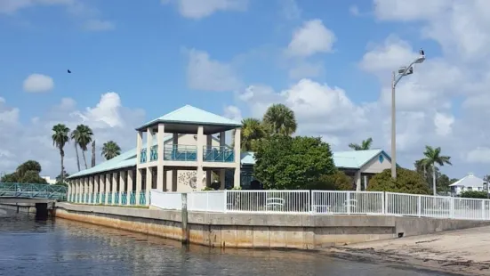 Manatee Observation & Education Center