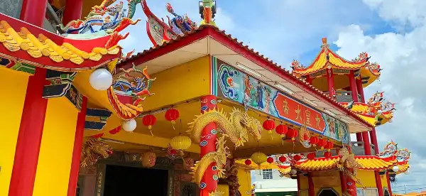 Hotel berhampiran Tokong cina