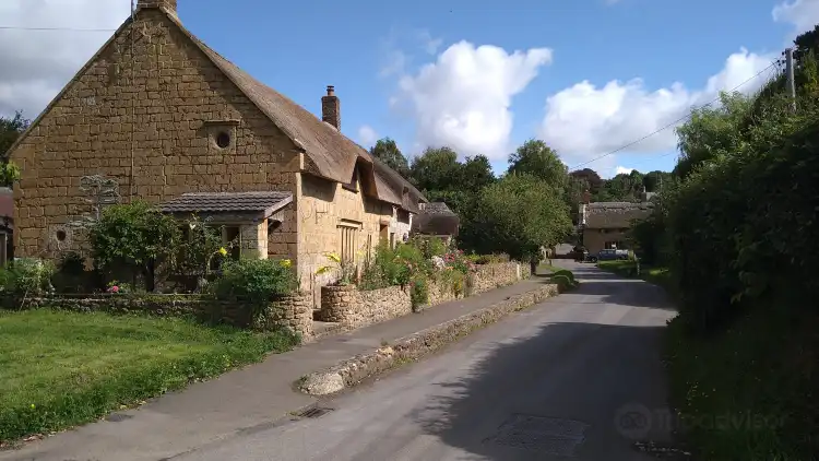 Hotels in Dowlish Wake