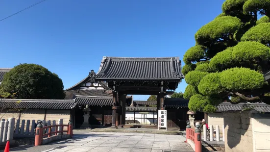 亀山本徳寺