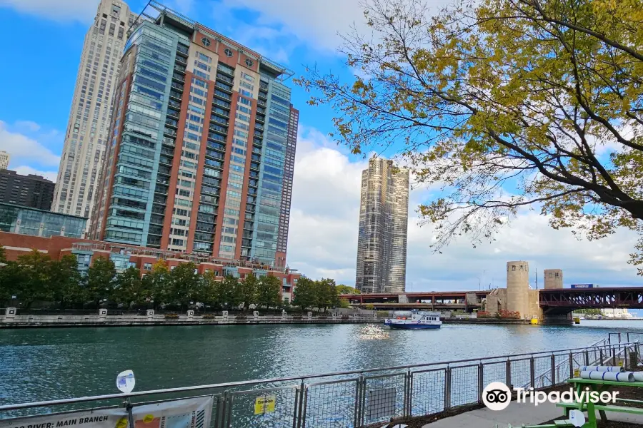 Chicago River