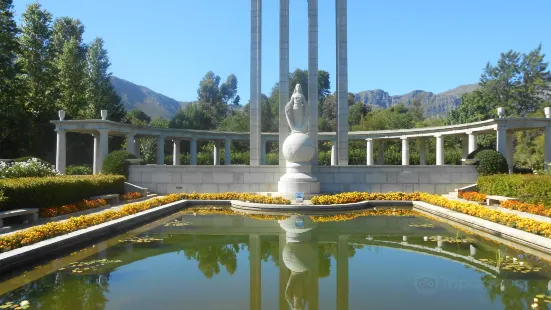 Huguenot Memorial Monument