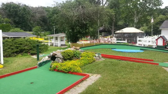 Loeschner's Village Green Miniature Golf