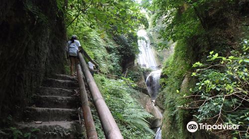 Dao Waterfalls