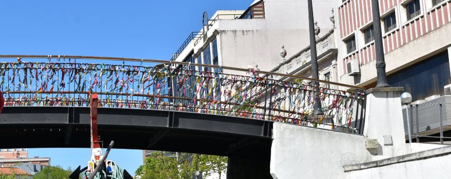 Ponte Lacos de Amizade