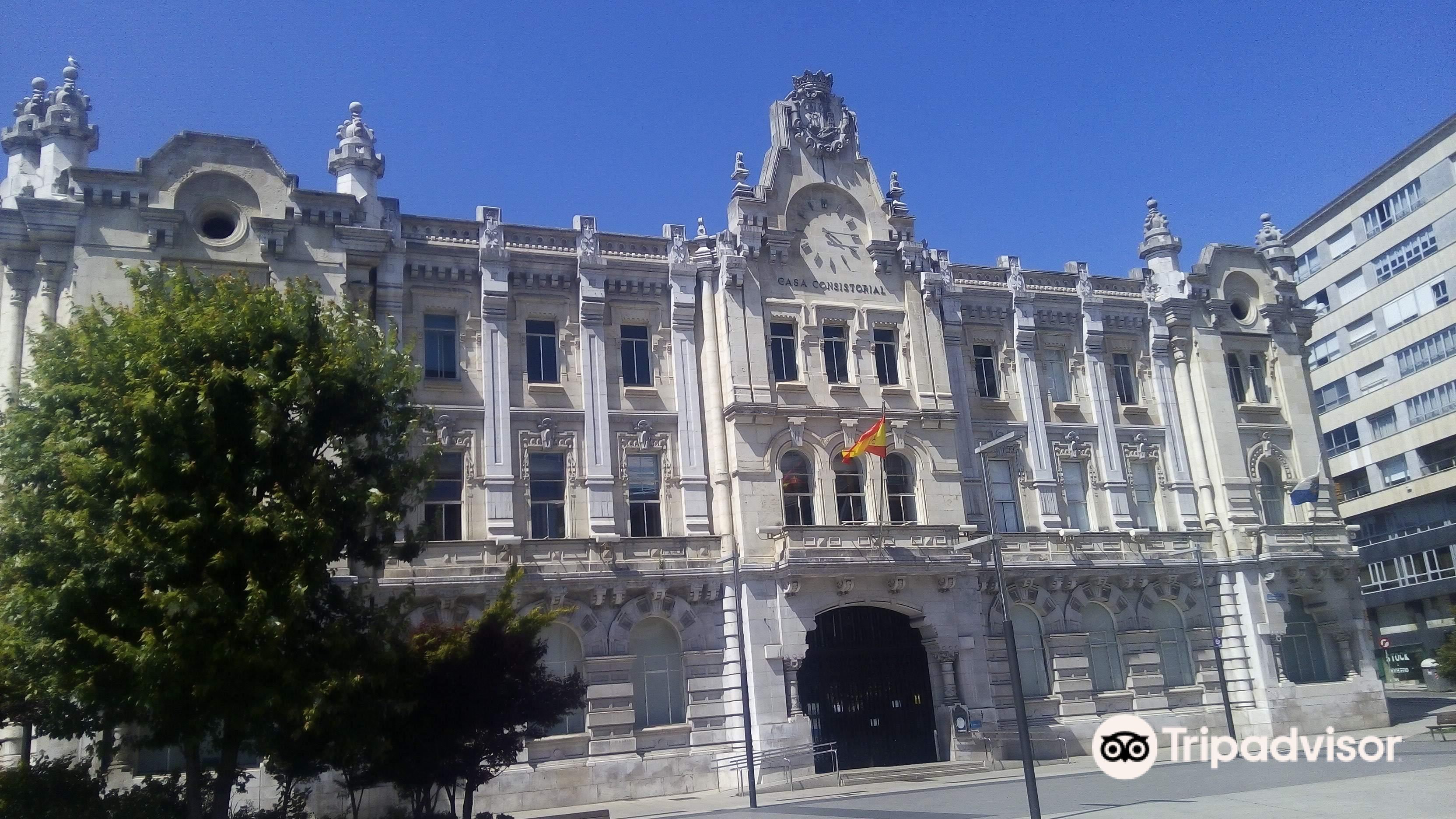 Monumento a Los Raqueros in Santander City Centre - Tours and