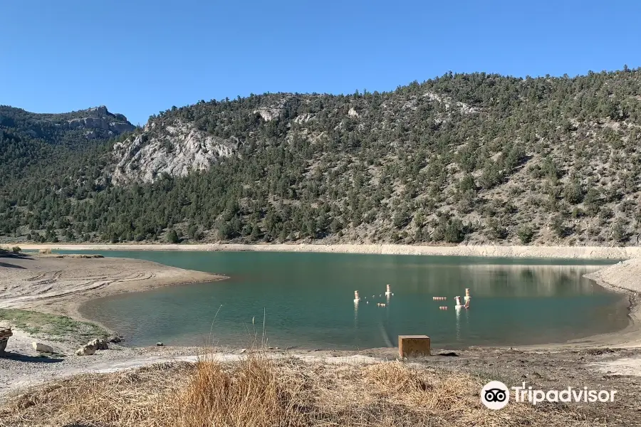 Cave Lake State Park