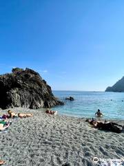 Monterosso public beach (Fegina)