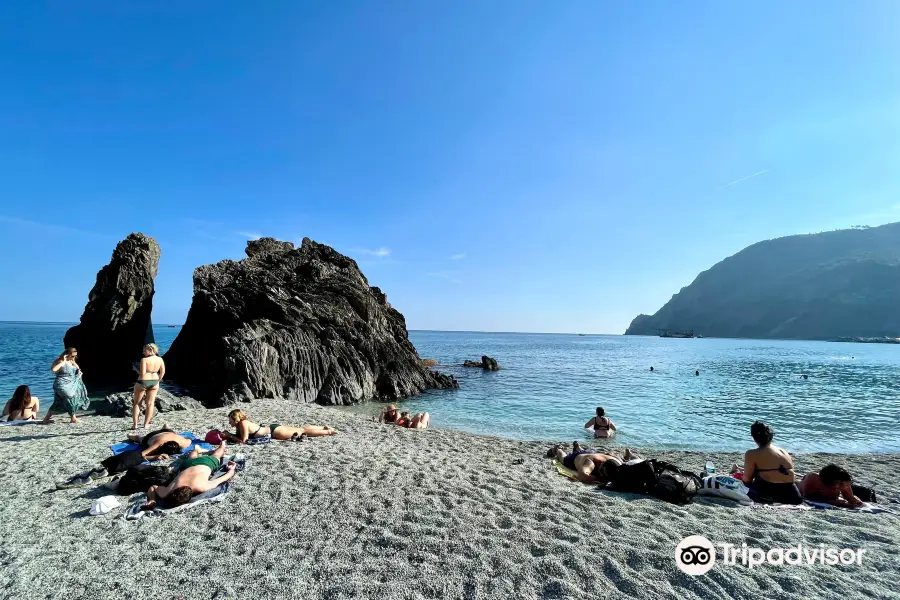 Monterosso public beach (Fegina)