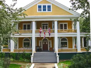 Commissioner's Residence, Dawson Historical Complex National Historic Site