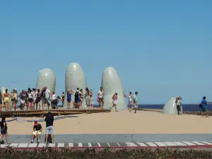 The Fingers of Punta del Este