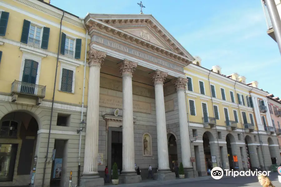 Cattedrale di Santa Maria del Bosco