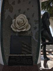 Selena Memorial-Mirador De La Flor