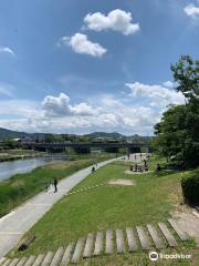 Kamogawa Park