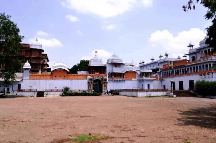 Hotels near Rao Madho Singh Museum