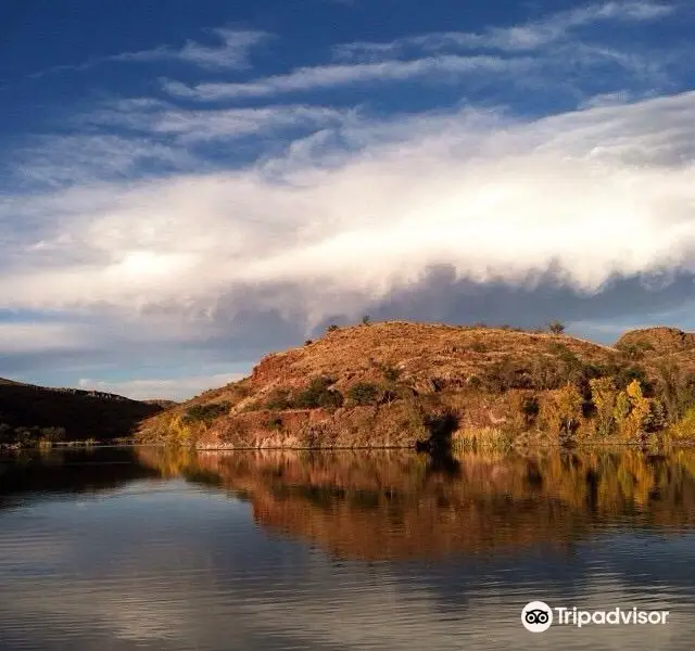 Peña Blanca Lake