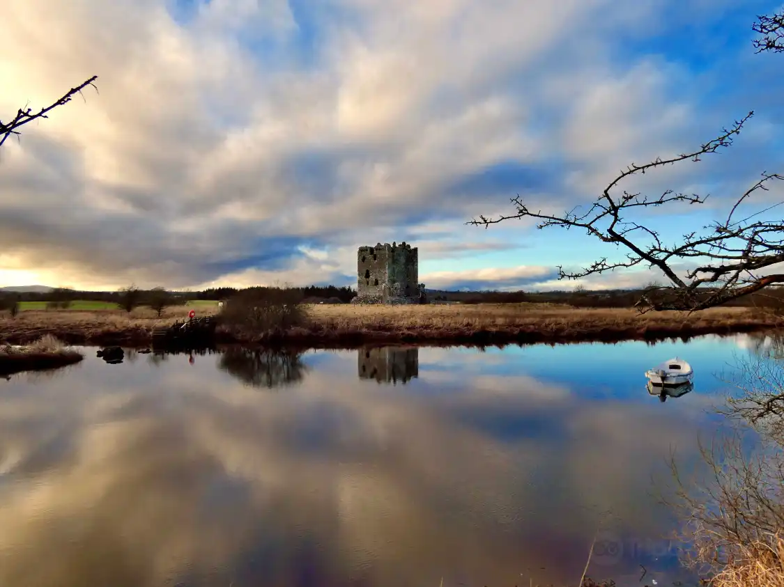 Hotels near Threave Castle